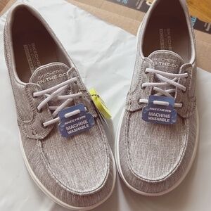 Skechers women’s go walk lite Isla Boat Shoe Light Gray